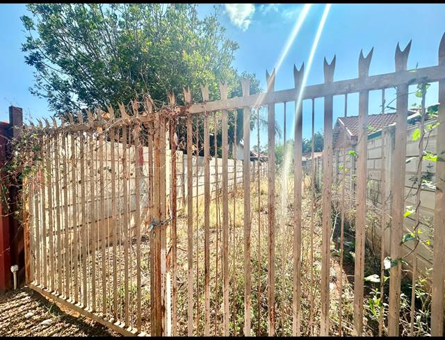 500M² VACANT LAND FOR SALE IN FLORA PARK